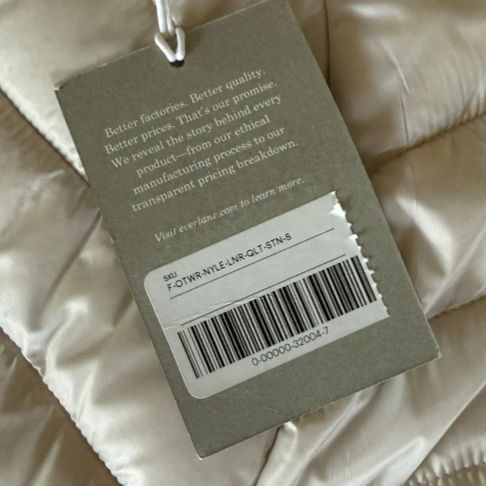 Everlane ReNew Lightweight puffer jacket